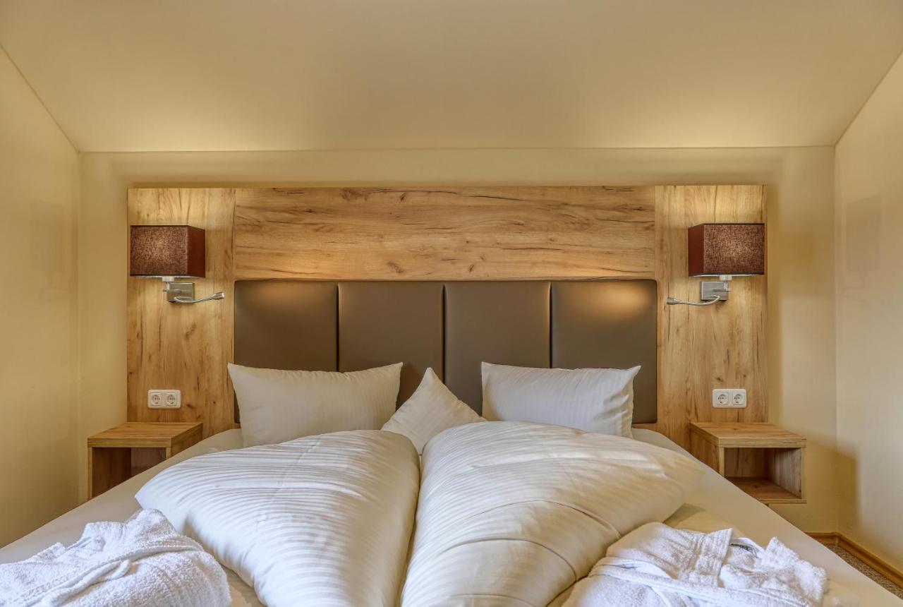 Wellnesshotel Deine Auszeit, Adults Only Achslach Exterior foto