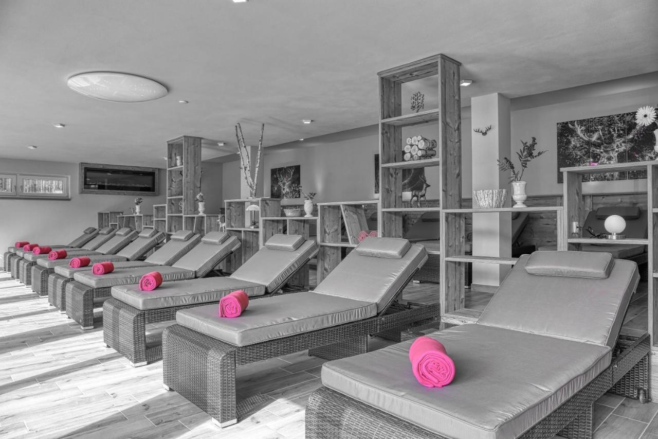 Wellnesshotel Deine Auszeit, Adults Only Achslach Exterior foto