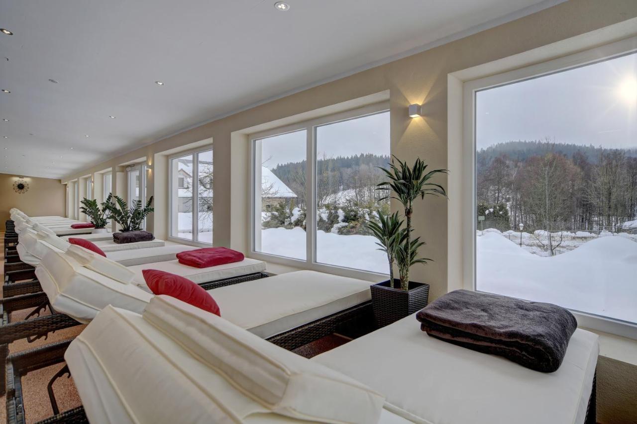 Wellnesshotel Deine Auszeit, Adults Only Achslach Exterior foto