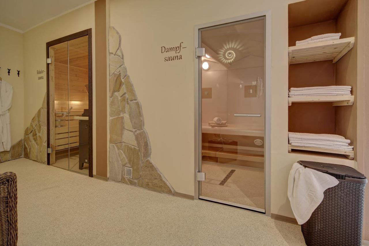 Wellnesshotel Deine Auszeit, Adults Only Achslach Exterior foto