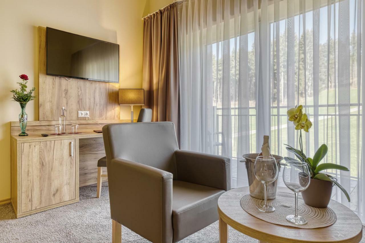 Wellnesshotel Deine Auszeit, Adults Only Achslach Exterior foto