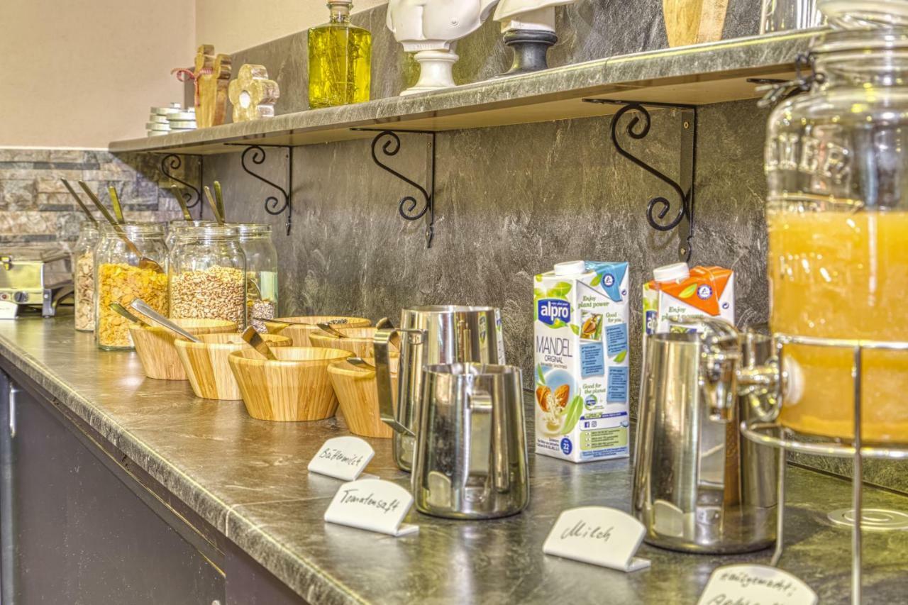 Wellnesshotel Deine Auszeit, Adults Only Achslach Exterior foto