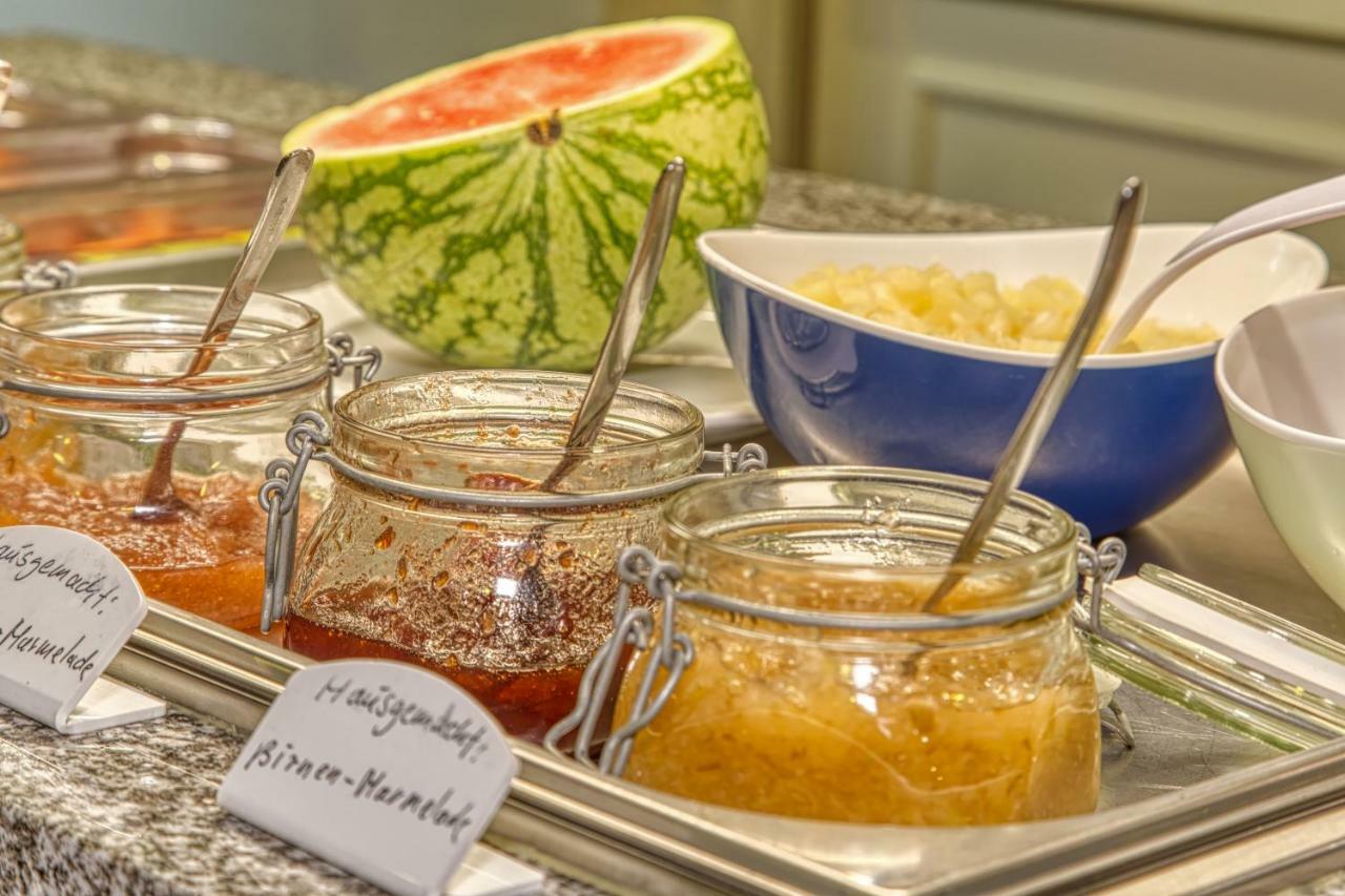 Wellnesshotel Deine Auszeit, Adults Only Achslach Exterior foto